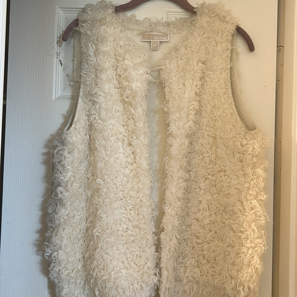 Michael Kors fuzzy vest - Picture 6 of 6
